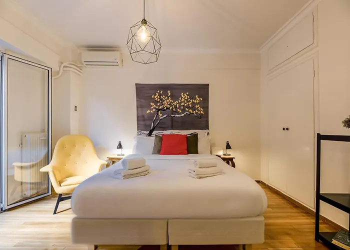 The Artistic One-Bedroom Studio In Plaka