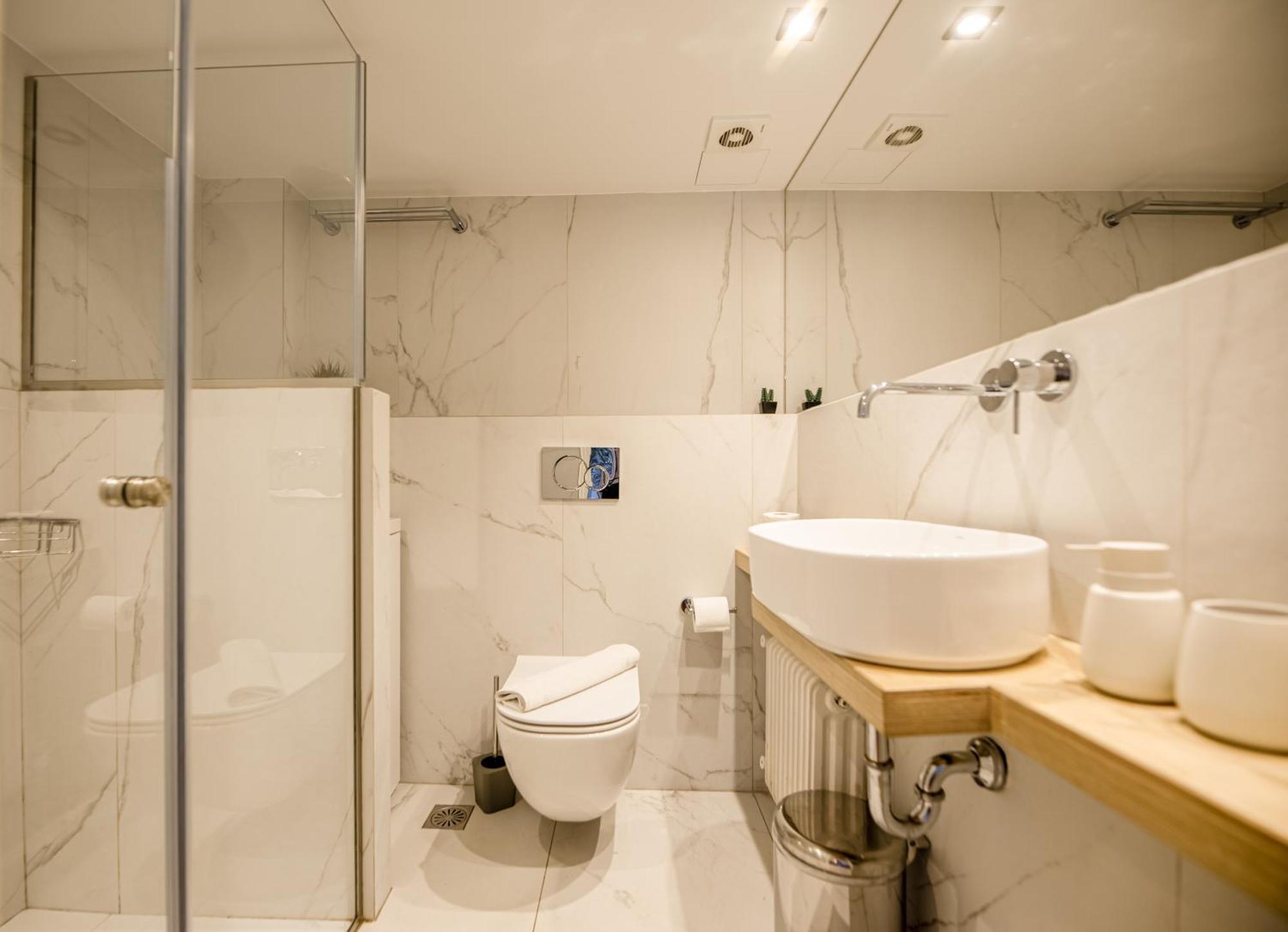 The Artistic One-bedroom In Plaka Apartment *