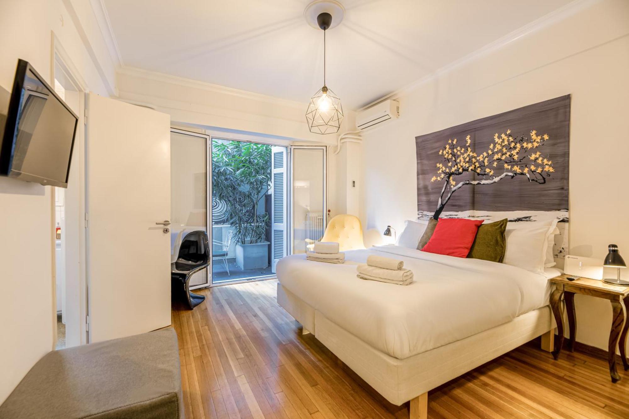 The Artistic One-bedroom In Plaka * Athens