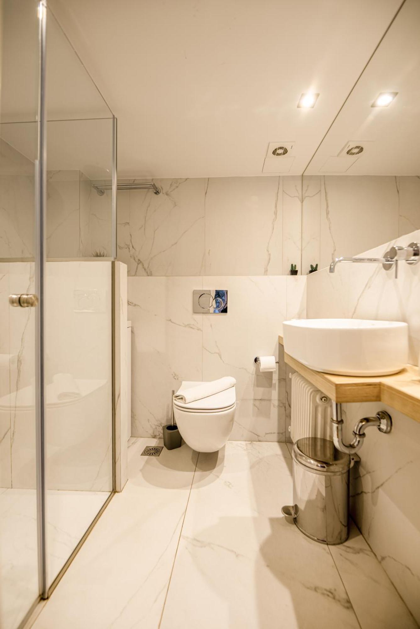 The Artistic One-bedroom In Plaka Athens